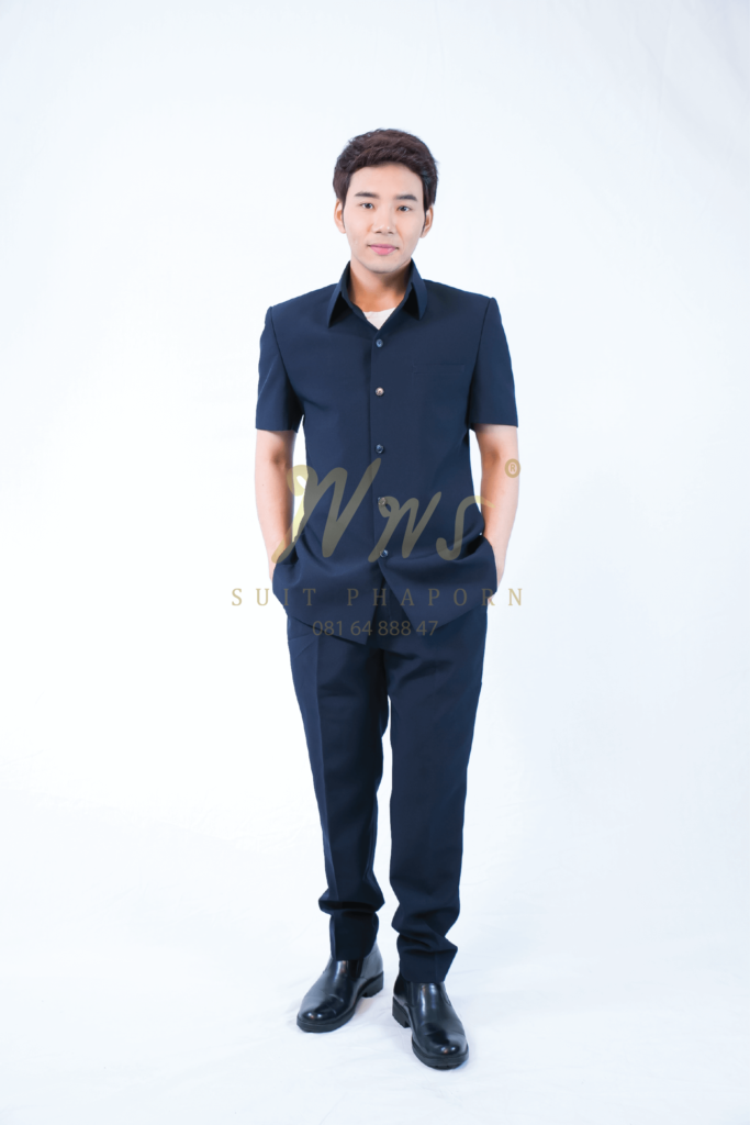 ที่ร้าน พ พร บริการตัดชุดซาฟารีราคาเท่าไหร่ ?