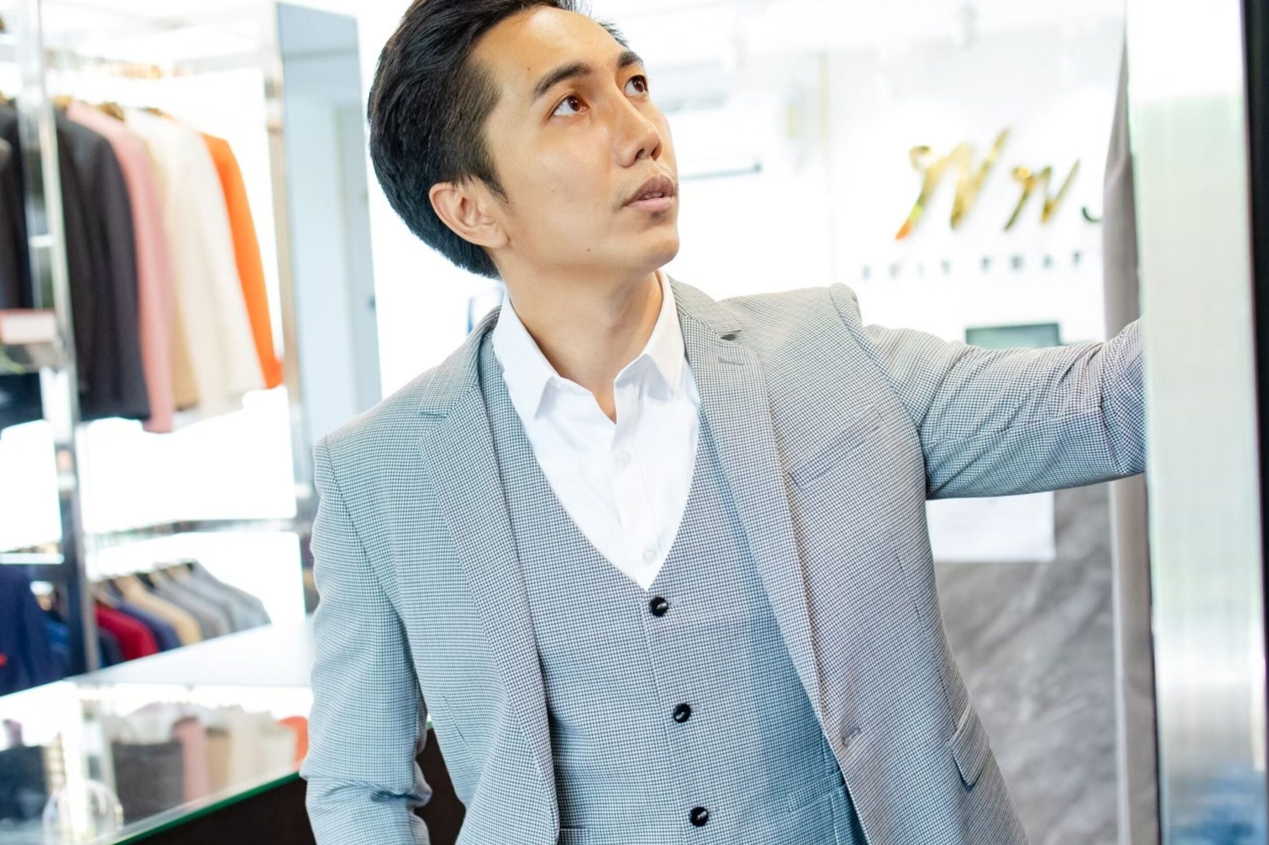 เสื้อกั๊กใส่กับสูท สำหรับหนุ่มๆ